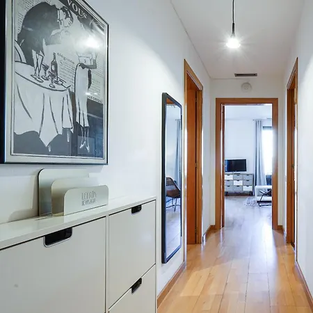 Gran Via Center Apartment *